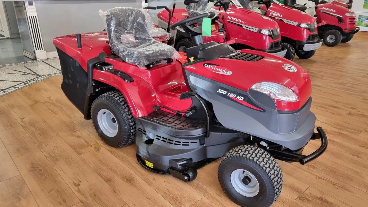 Castelgarden XDC180HD Ride On Tractor Lawnmower - Image 2