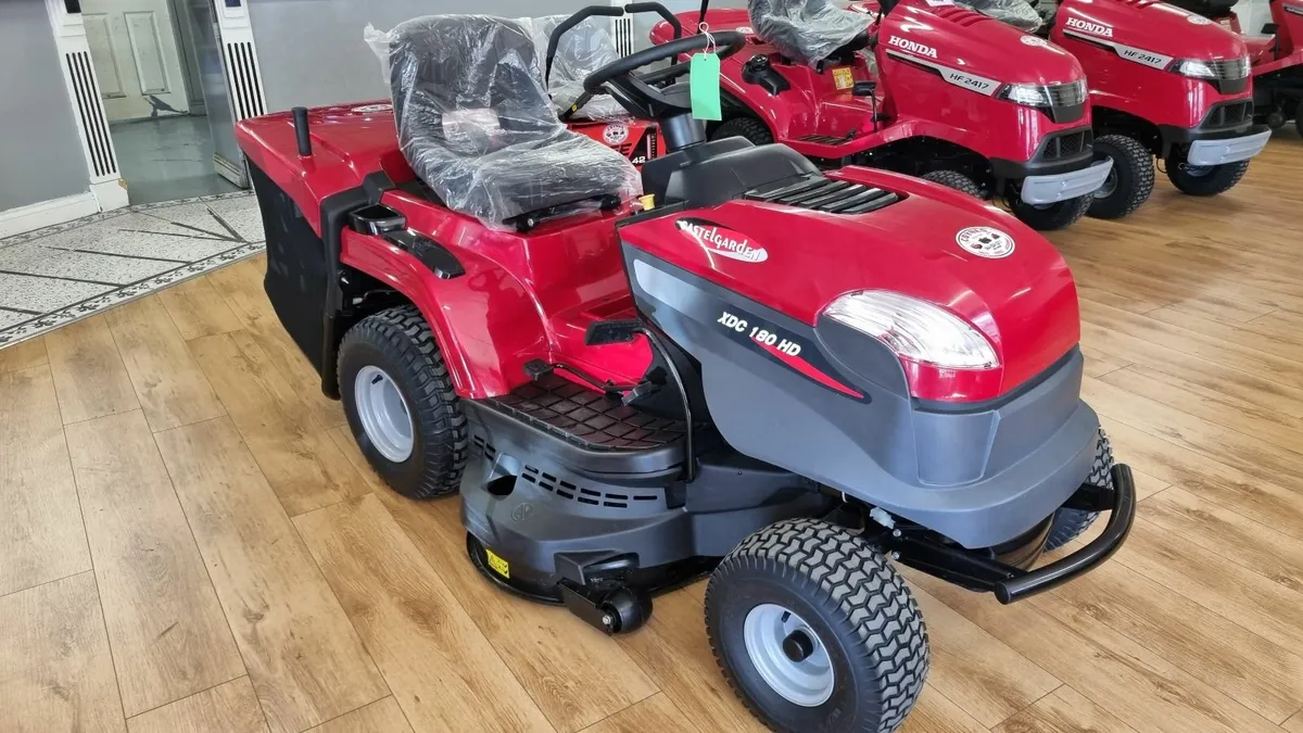 Castelgarden XDC180HD Ride On Tractor Lawnmower - Image 1