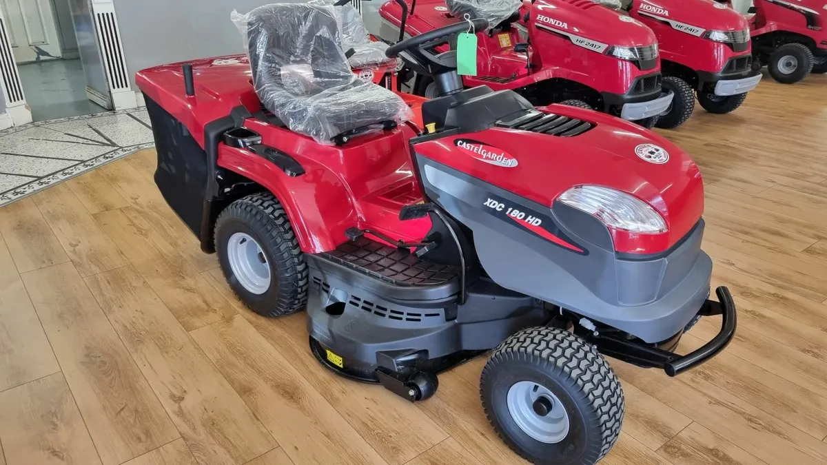 Castelgarden XDC180HD Ride On Tractor Lawnmower - Image 4