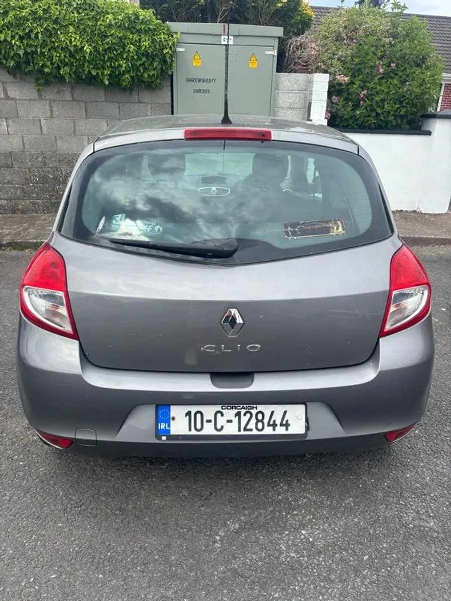 2010 Renault Clio - Image 1