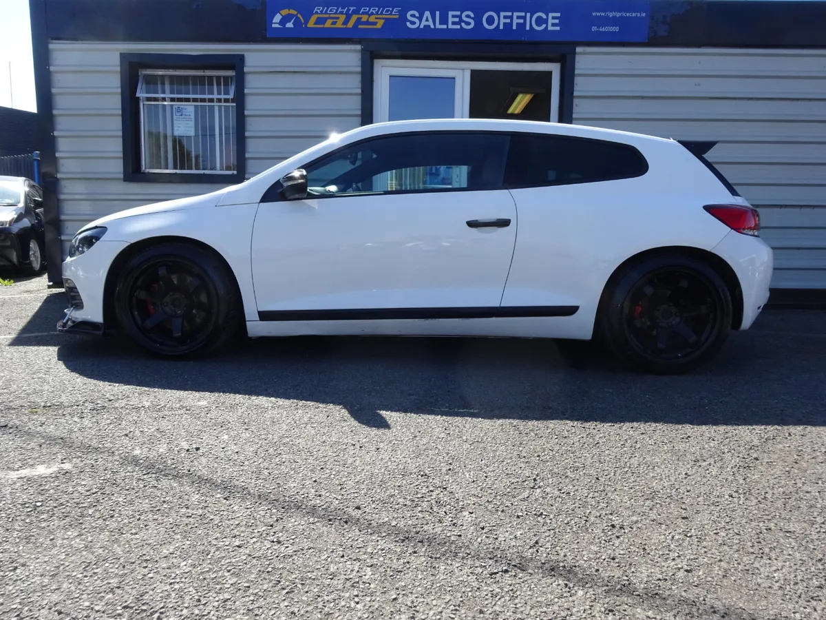 VOLKSWAGEN SCIROCCO 1.4 TSI AUTO LOW MILEAGE - Image 4