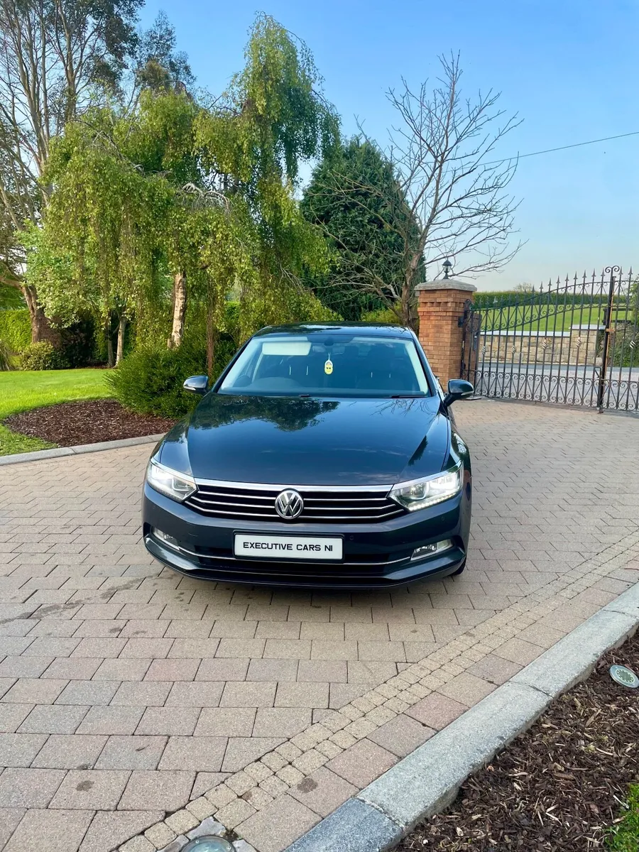 Volkswagen Passat 2.0 TDI SE Business - Image 1