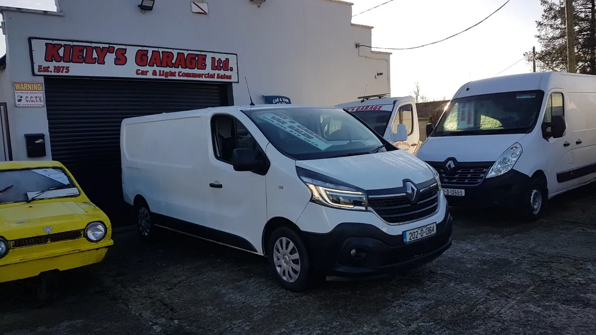Renault Trafic 202D LWB MINT VAT INVOICE - Image 1