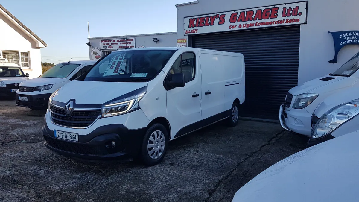 Renault Trafic 202D LWB MINT VAT INVOICE - Image 3