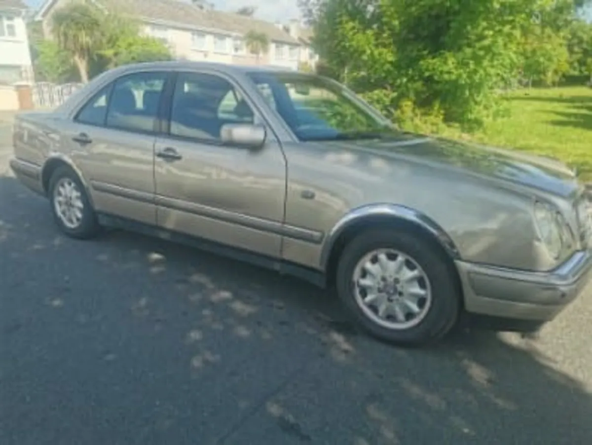 Mercedes  E class 1999 - Image 1