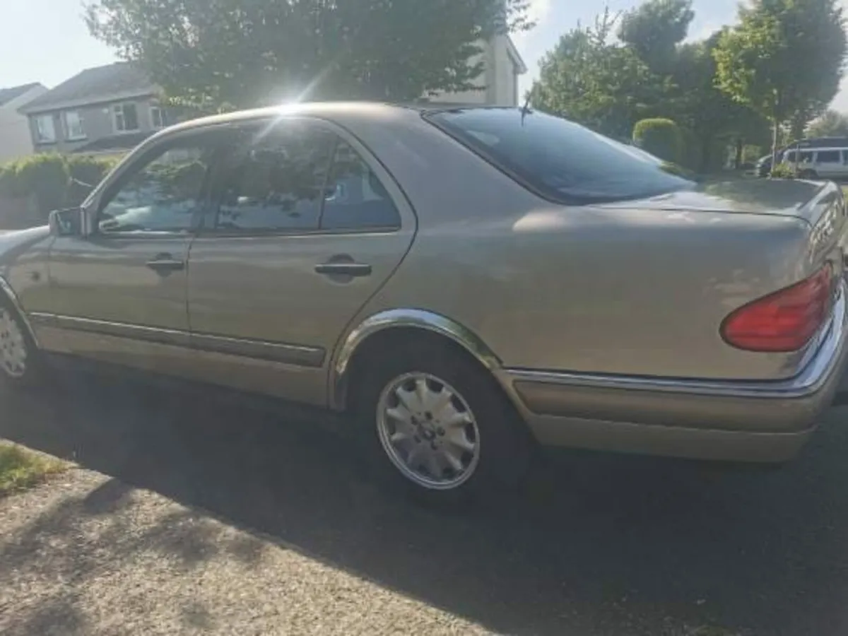 Mercedes  E class 1999 - Image 3