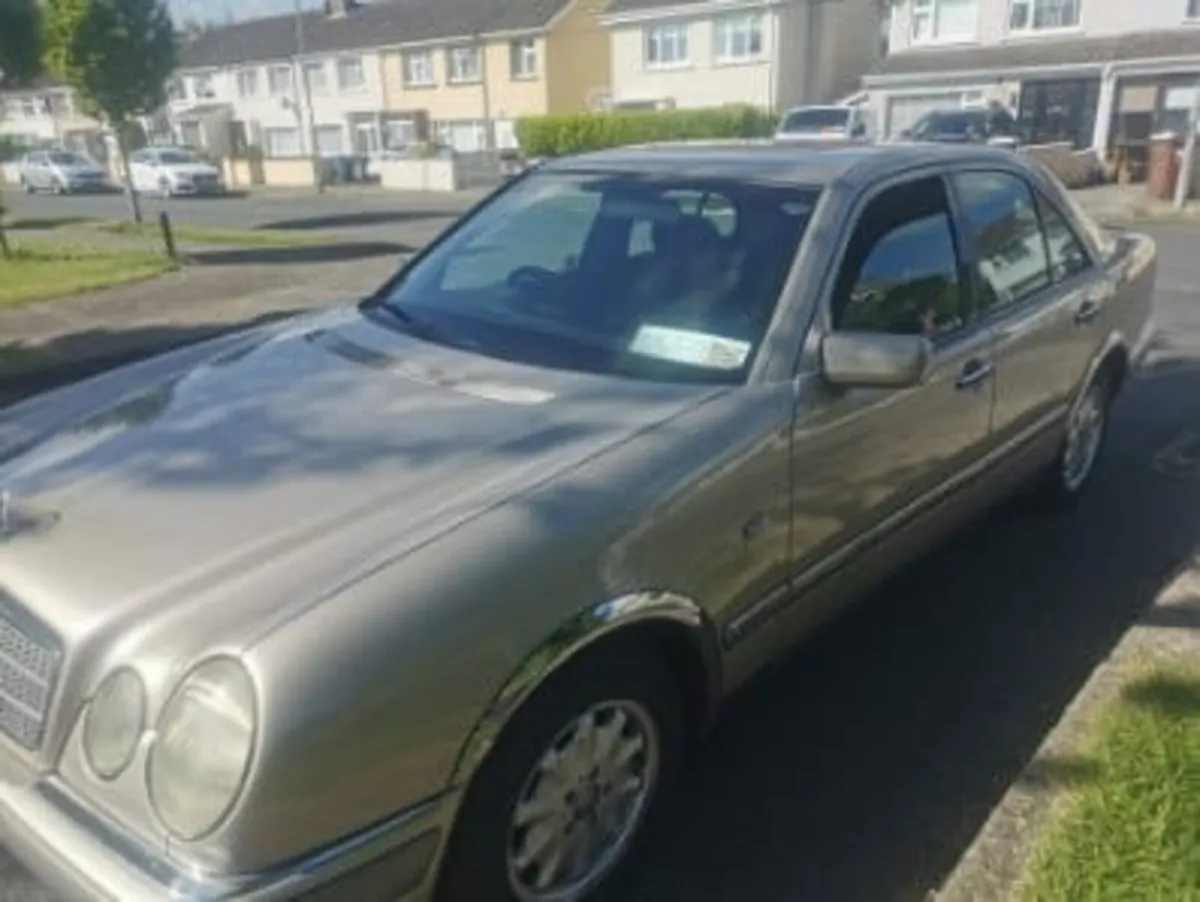 Mercedes  E class 1999 - Image 4