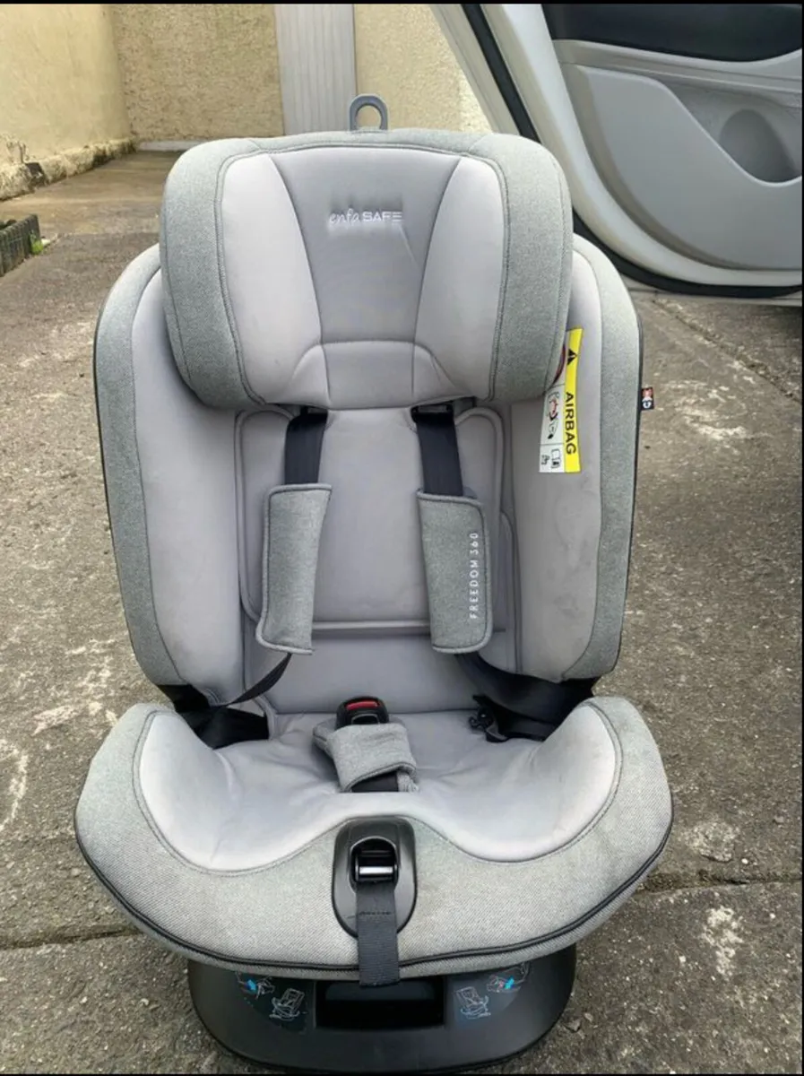 Child car seat - Image 1