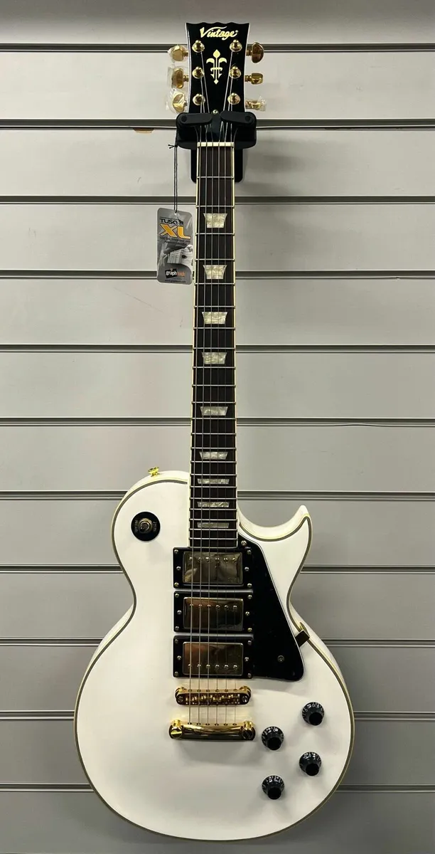 Vintage V100 3pup white and gold - Image 1