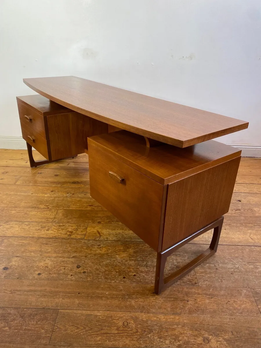 Stunning Mid Century G Plan Desk & Chair - Image 3