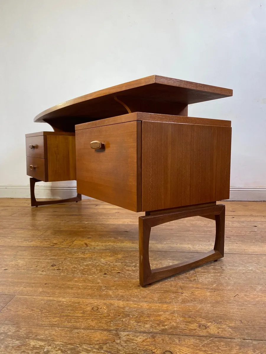 Stunning Mid Century G Plan Desk & Chair - Image 4