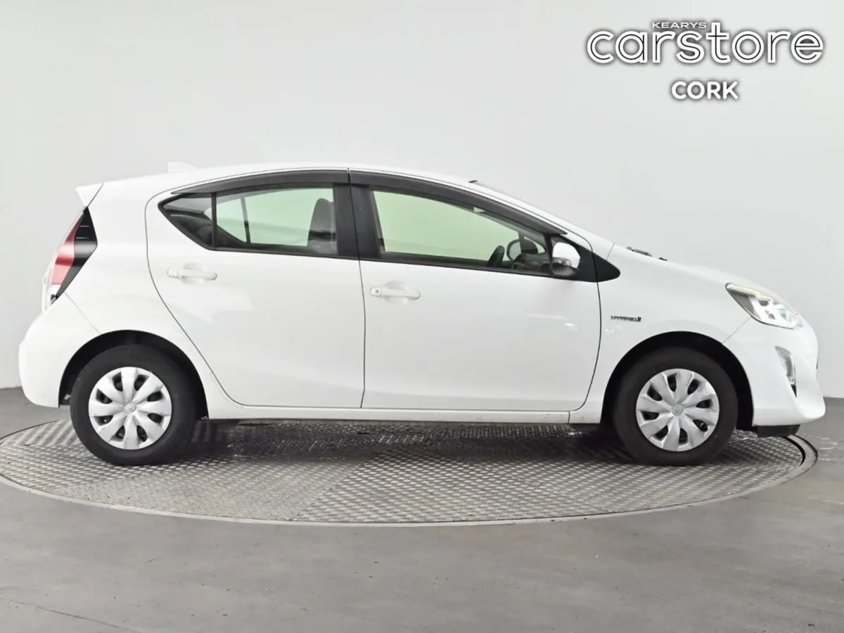 Toyota Aqua 1.8 Hybrid - Image 2