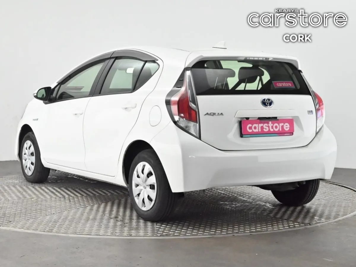 Toyota Aqua 1.8 Hybrid - Image 3