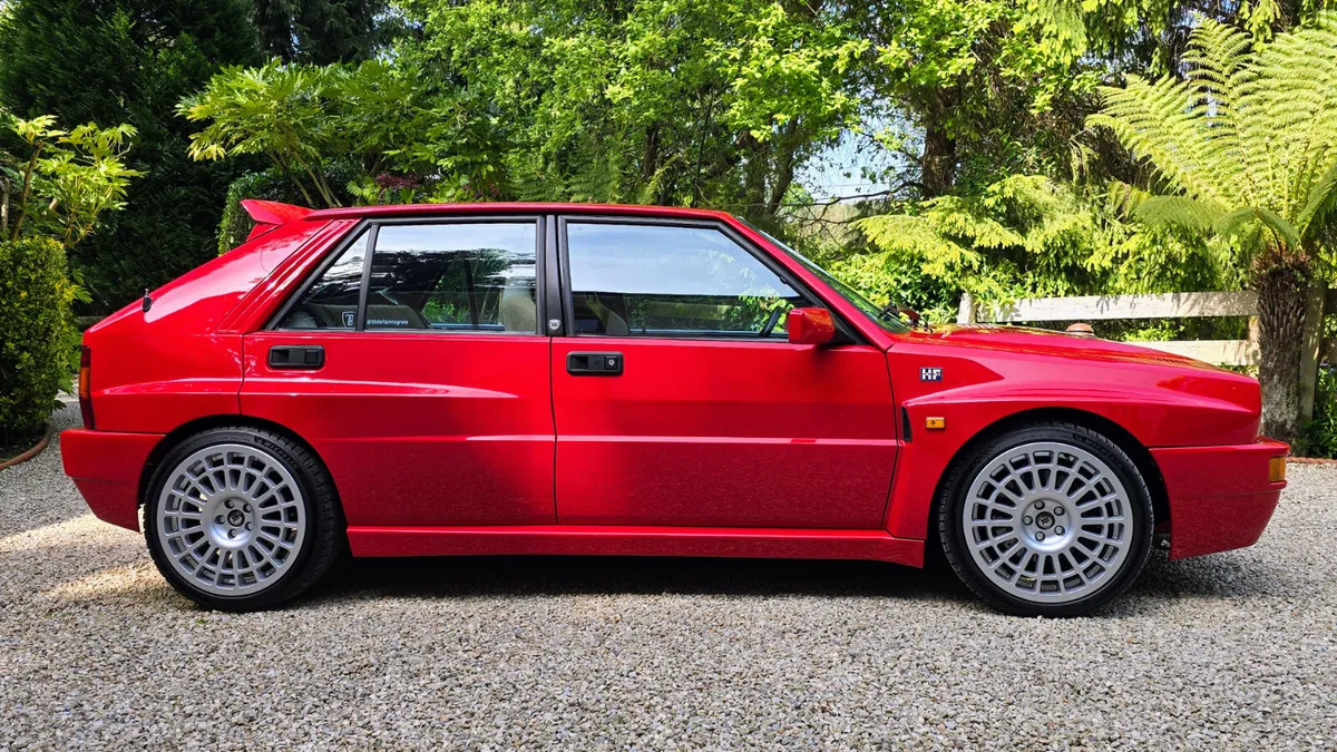1994 Lancia Delta HF Integrale Evoluzione II - Image 2