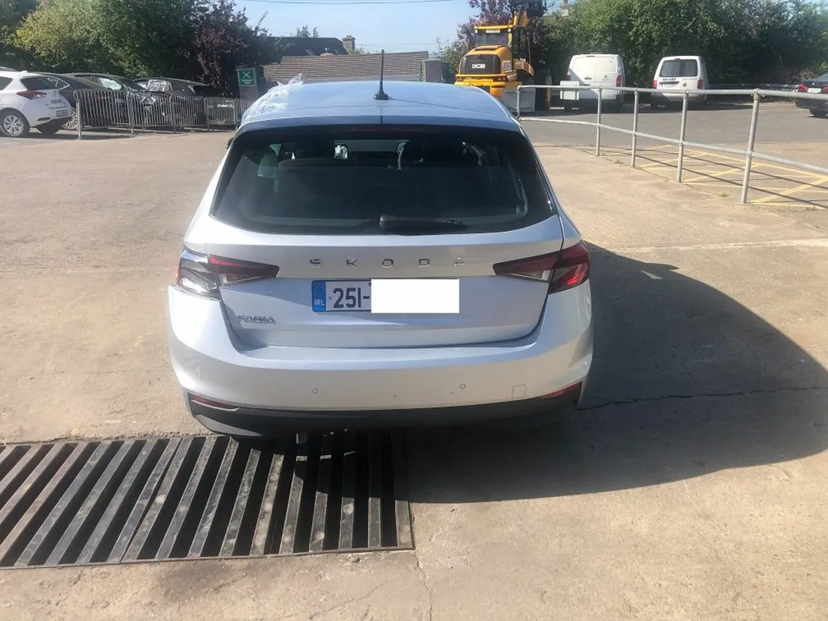 2025 SKODA FABIA 1lt PETROL (for parts only) - Image 2