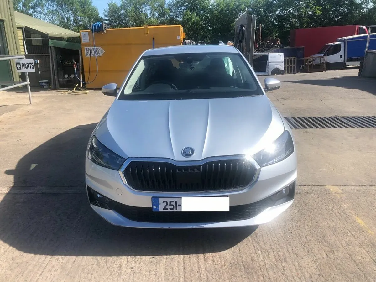 2025 SKODA FABIA 1lt PETROL (for parts only) - Image 1
