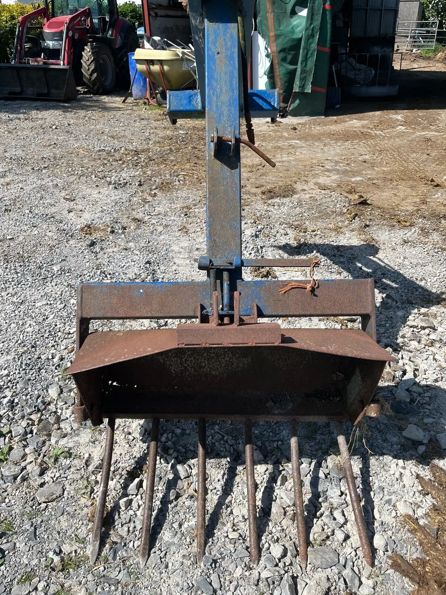 END LOADER , YARD SCRAPER, TRANSPORT BOX - Image 1
