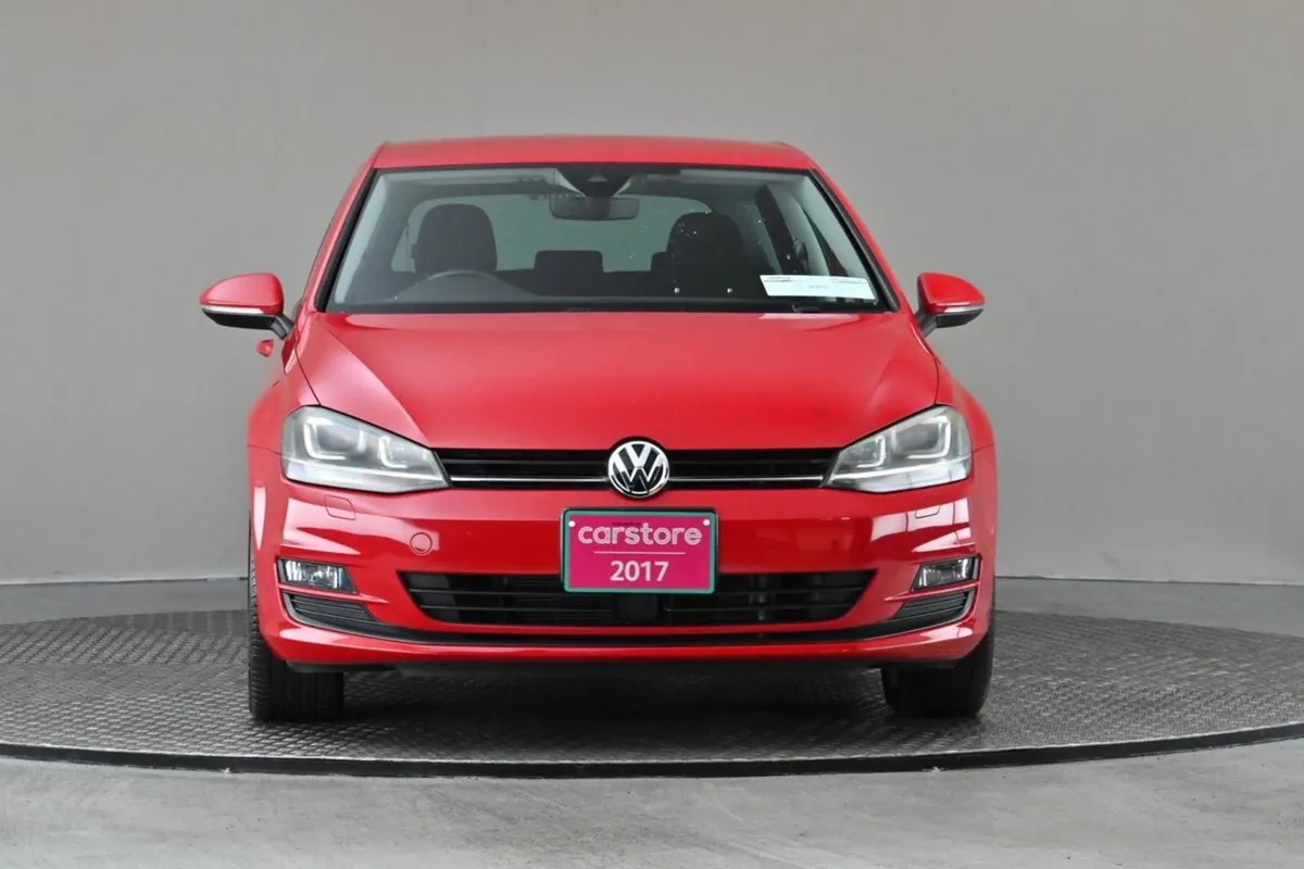 Volkswagen Golf 1.2 TSI DSG MK7 Comfortline  reve - Image 2