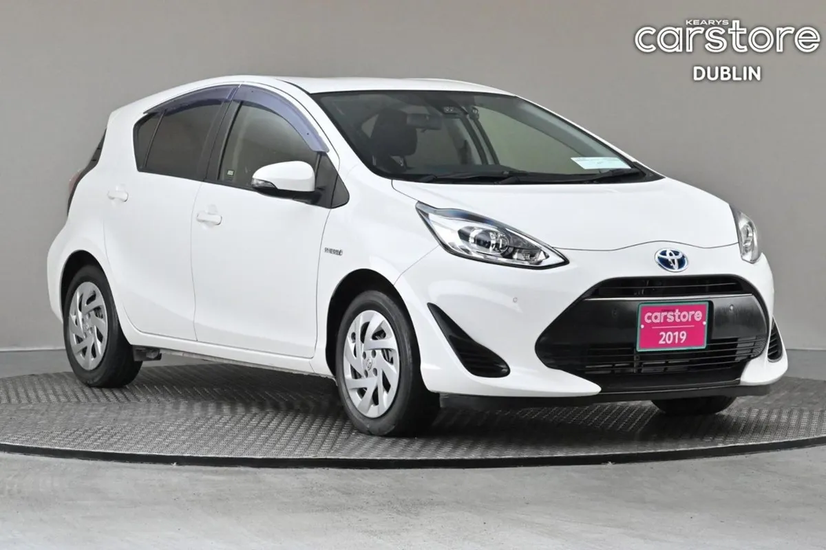 Toyota Aqua 1.5 Vvt-i Hybrid  2tone Interior andr - Image 1