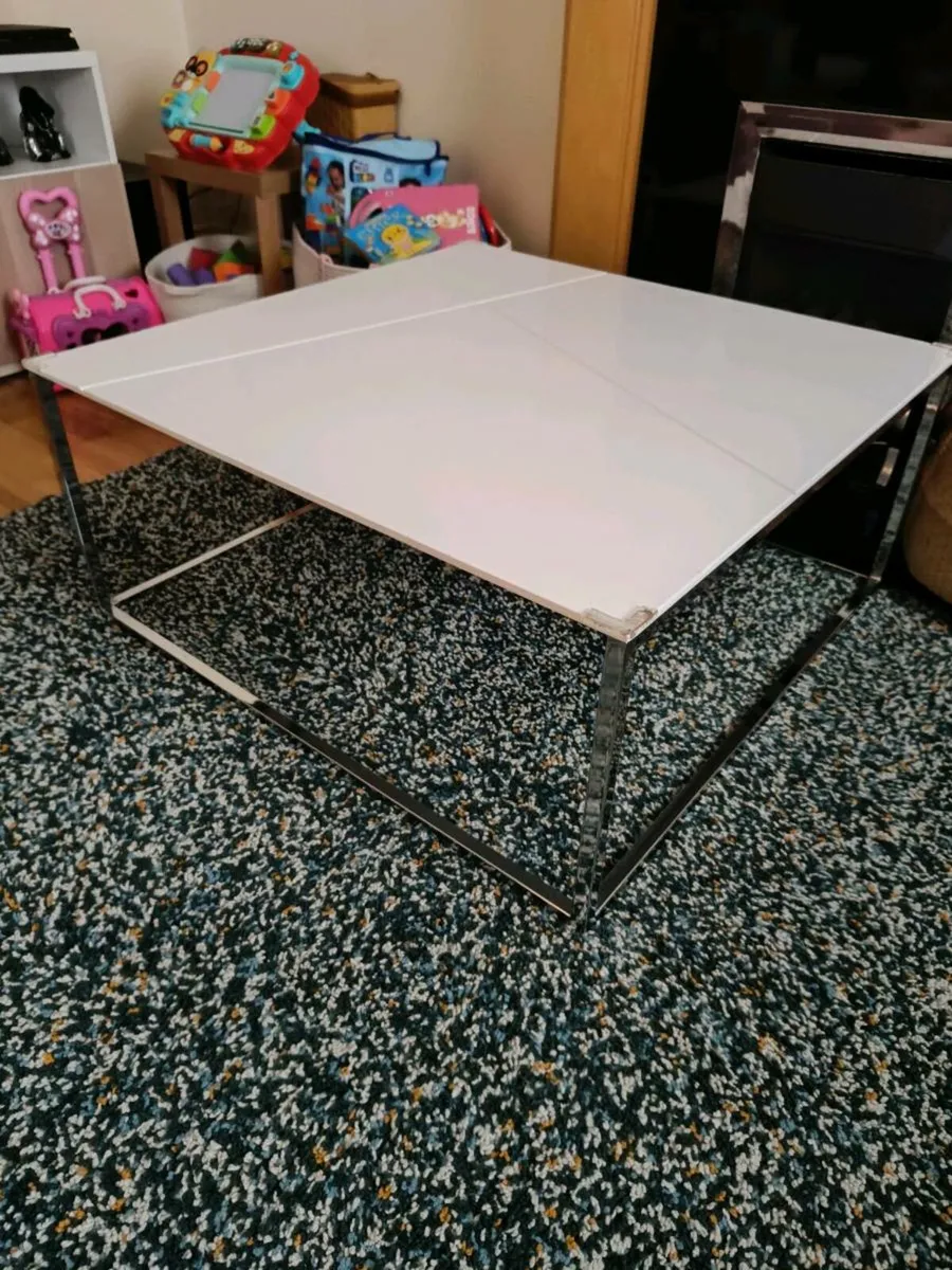 Coffee table for sale - Image 1