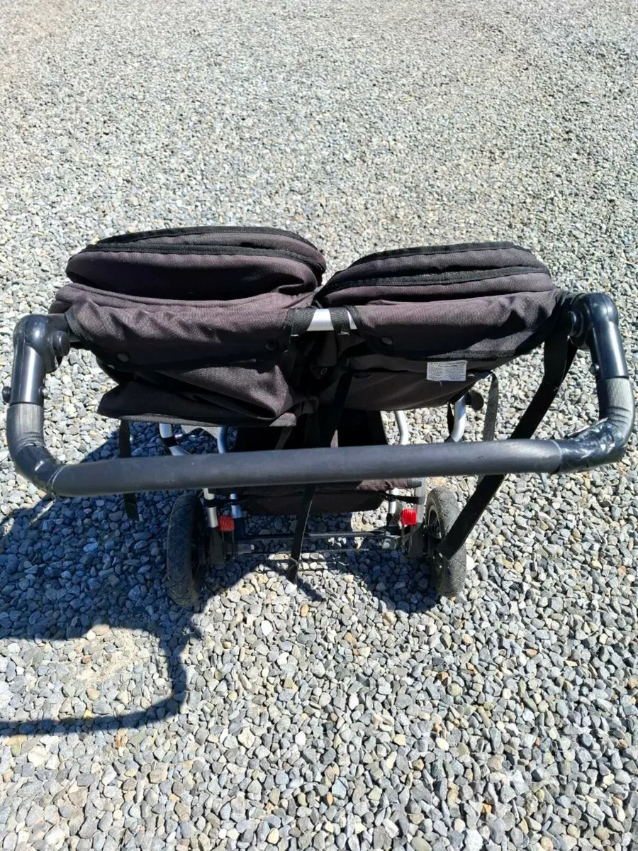 Mountain buggy duet - Image 2