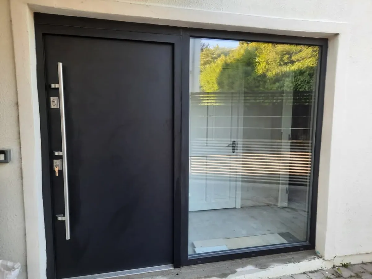 Front door.  Energy saving and security - Image 2