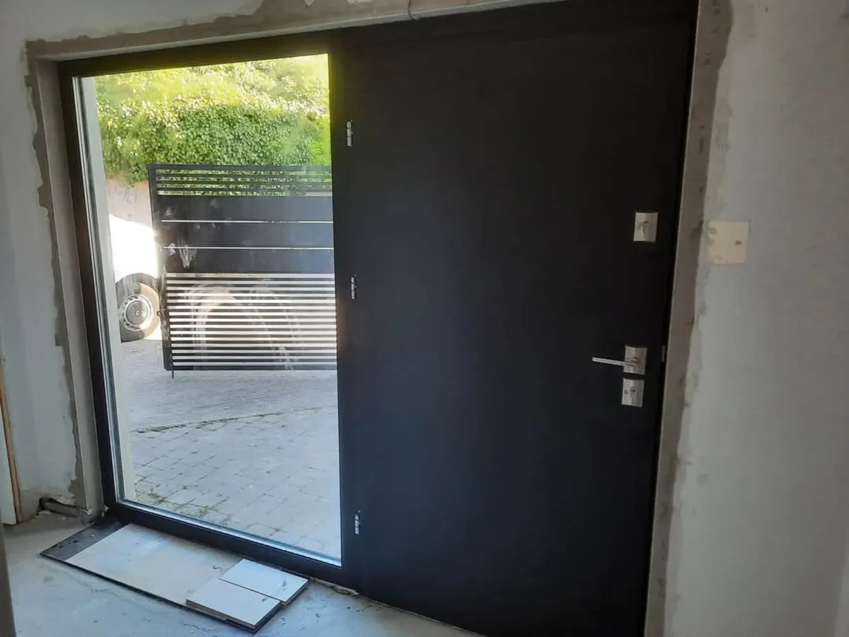 Front door.  Energy saving and security - Image 3