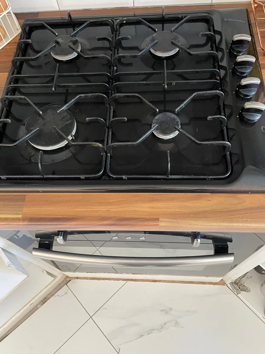 Gas hob  and electric oven - Image 2
