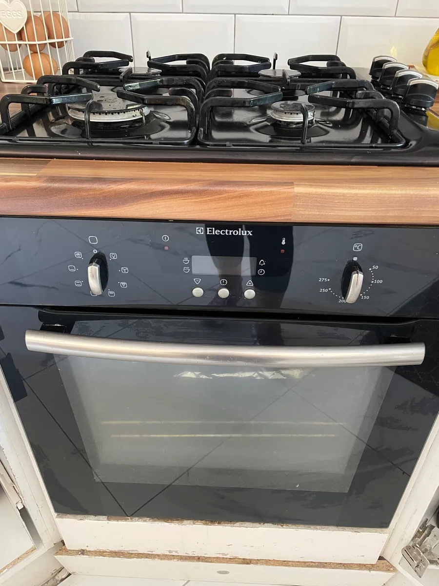 Gas hob  and electric oven - Image 3