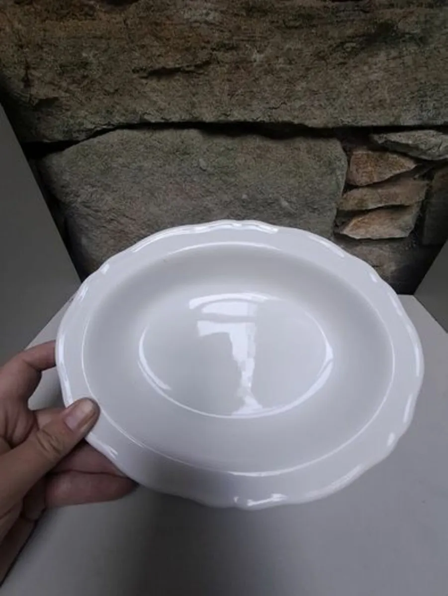 White oval Serving dish - Image 4