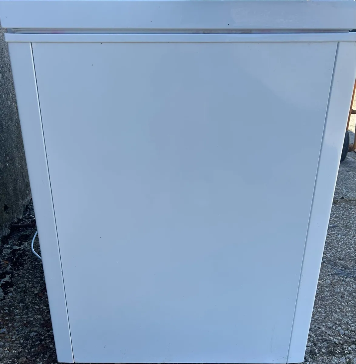 LOGIK L300CFW14 chest freezer - Image 3