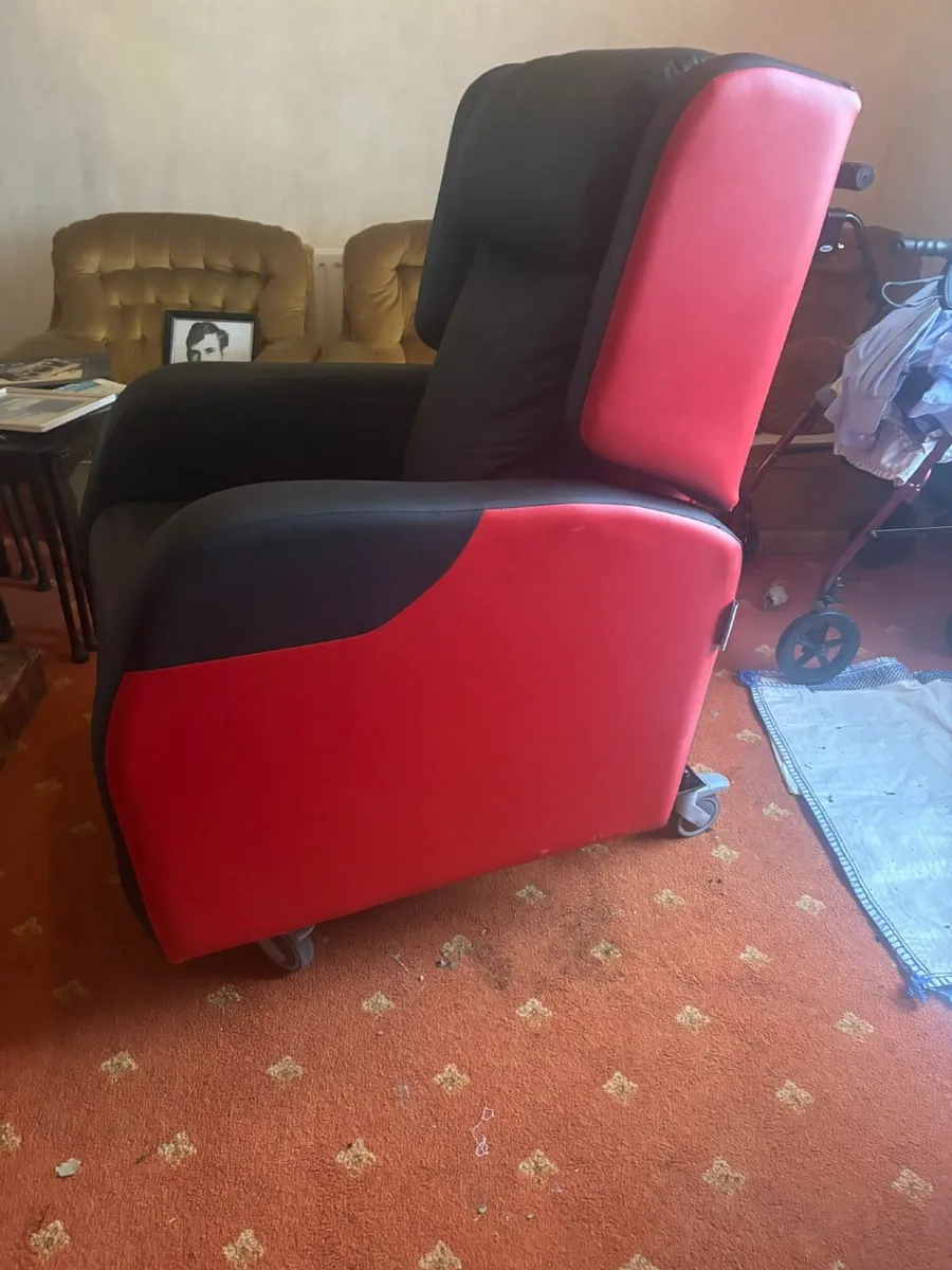 Portable 19 inch melody recliner - Image 4