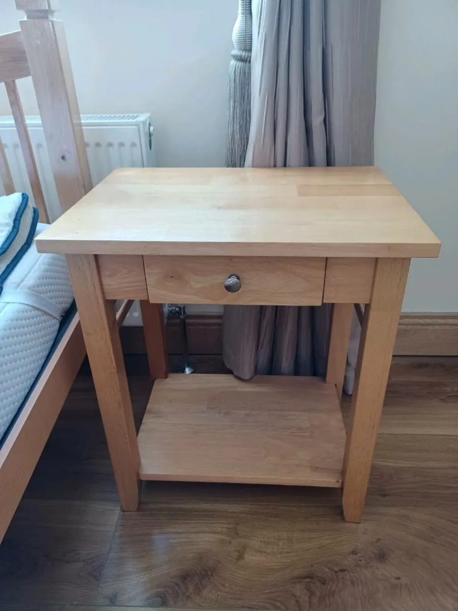 Oak Single bed and bedside table - Image 3