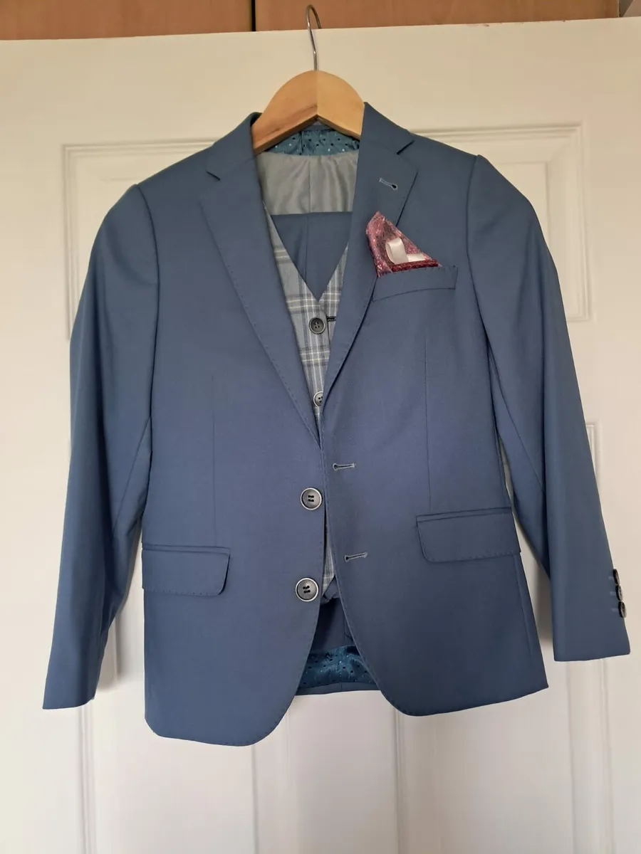 Boys Communion Suit - Image 4