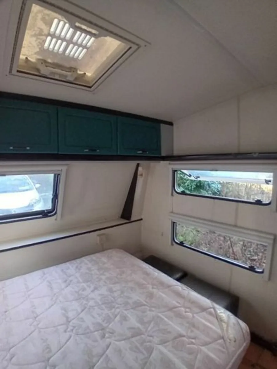 Caravan - Image 3