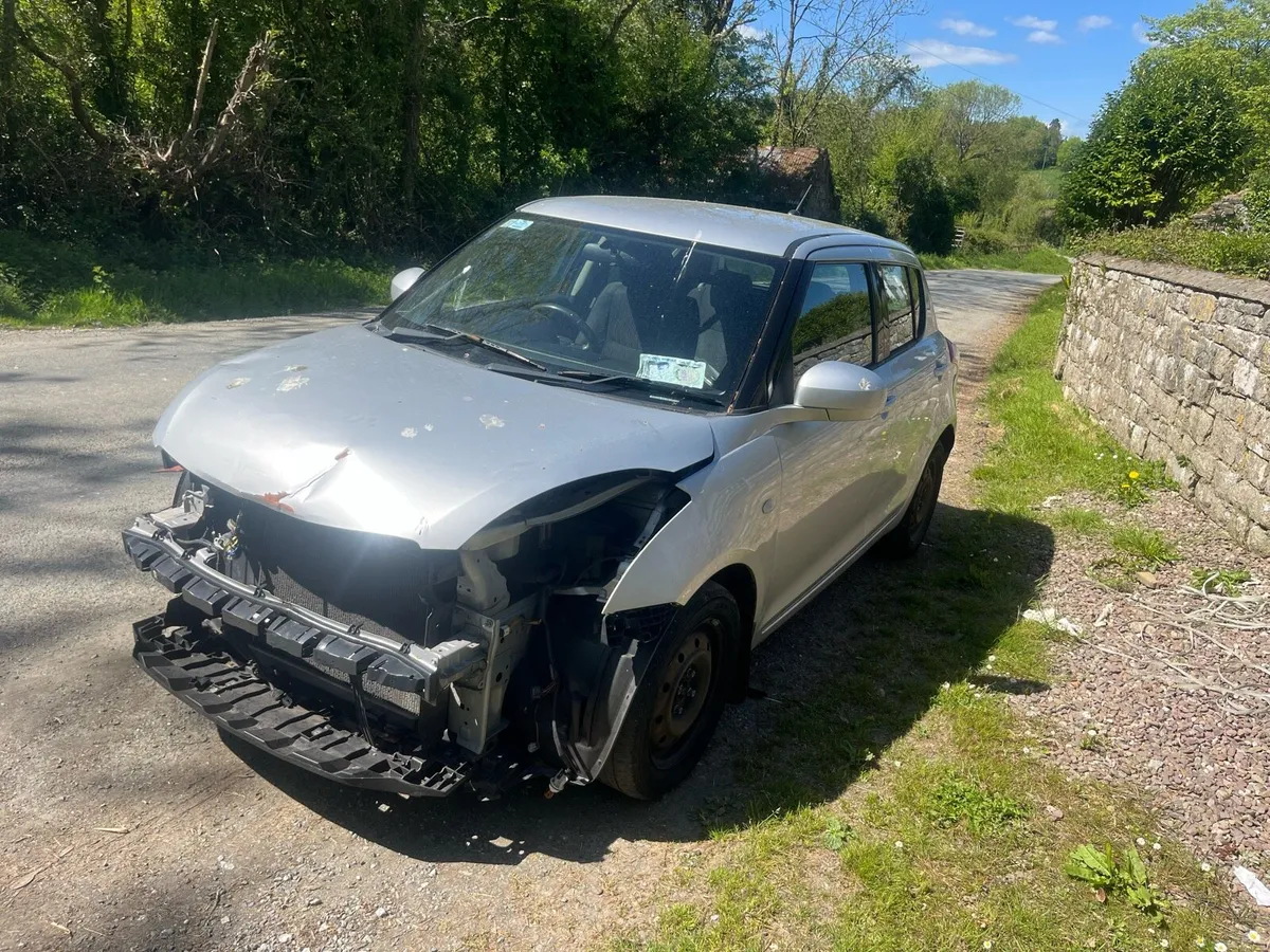 2014 Swift damaged repairable - Image 4