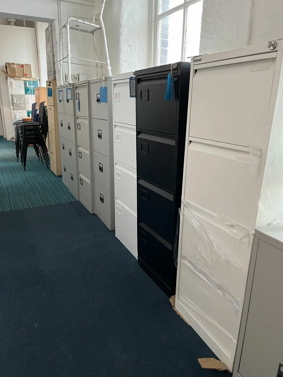 CLEARANCE AND USED STORAGE UNITS - FROM £40.00+VAT - Image 4