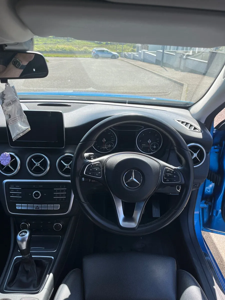 Mercedes - Image 4