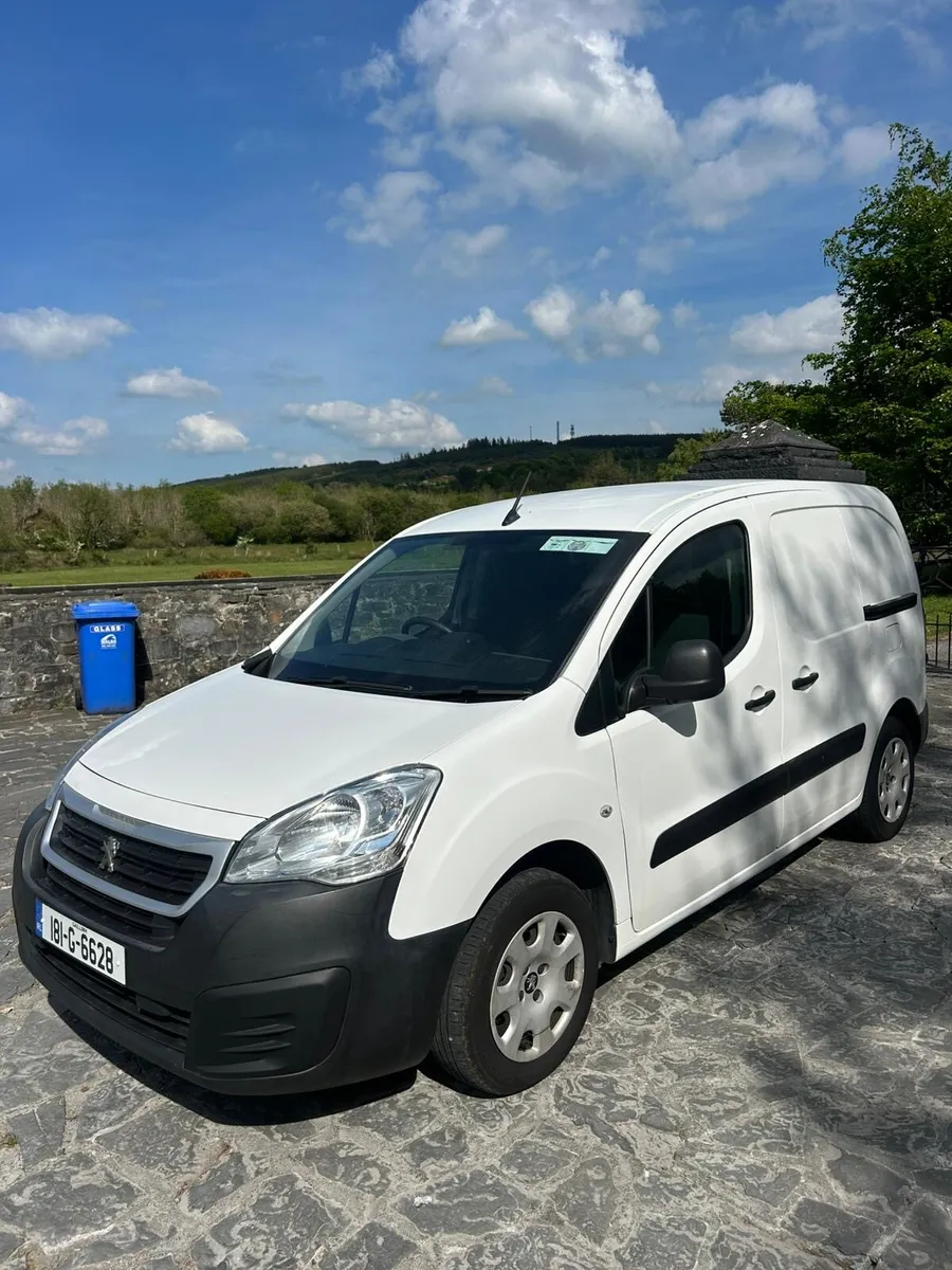 2018 Peugeot Partner Business Edition - Image 2