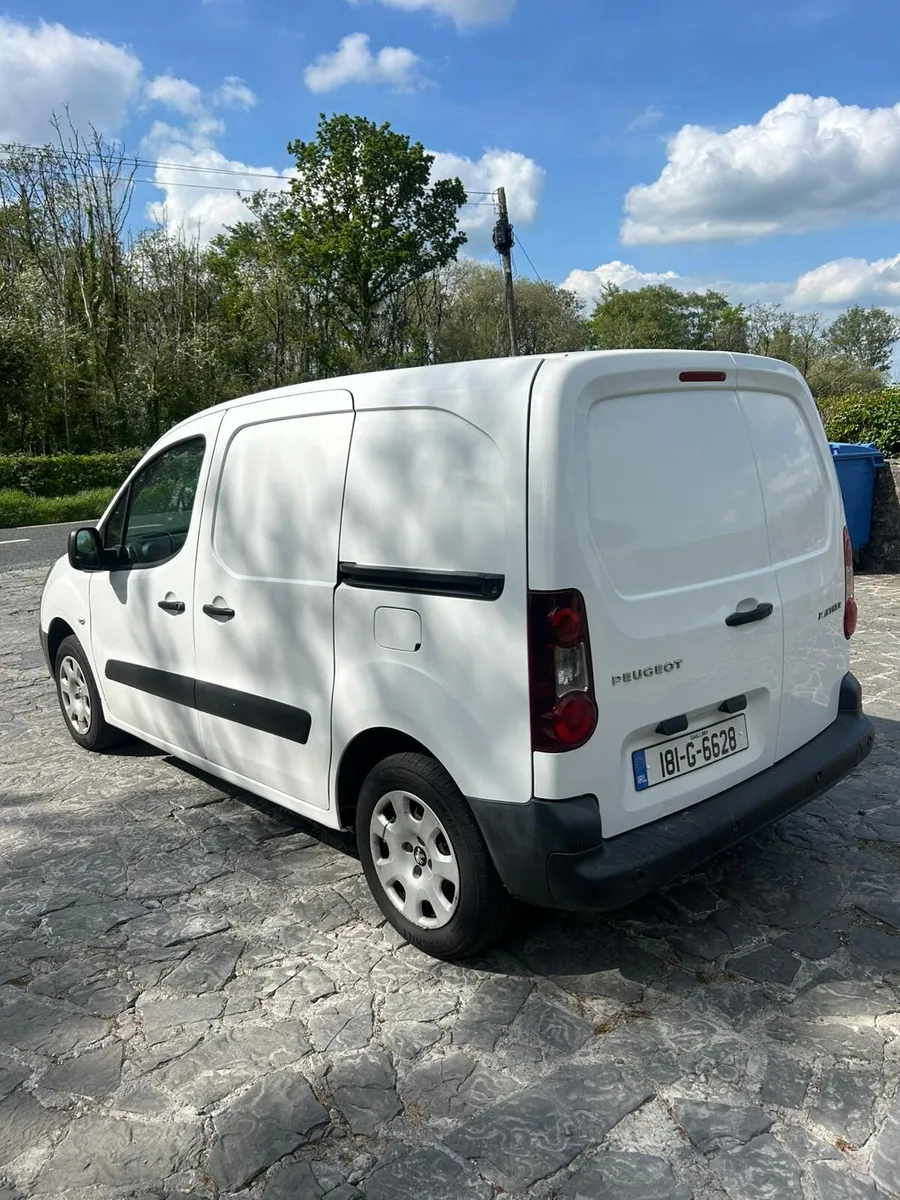 2018 Peugeot Partner Business Edition - Image 4