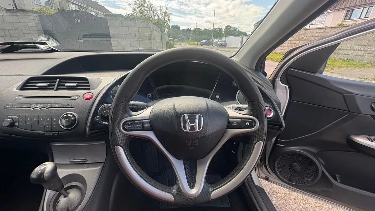 Honda Civic 2007 - Image 2