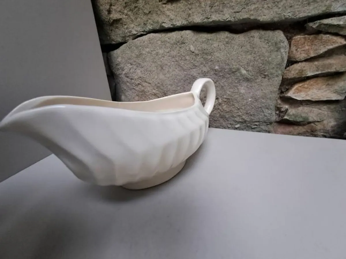 Large ivory gravy jug - Image 2