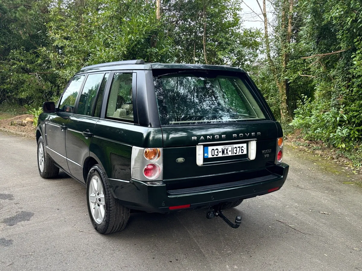 Range Rover Vogue 4.4 V8 Petrol - Image 2