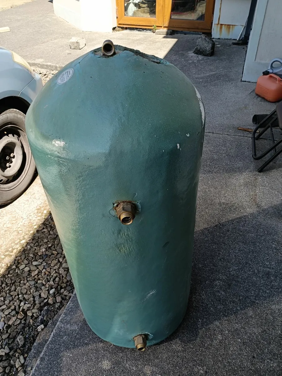 Copper tank - Image 1