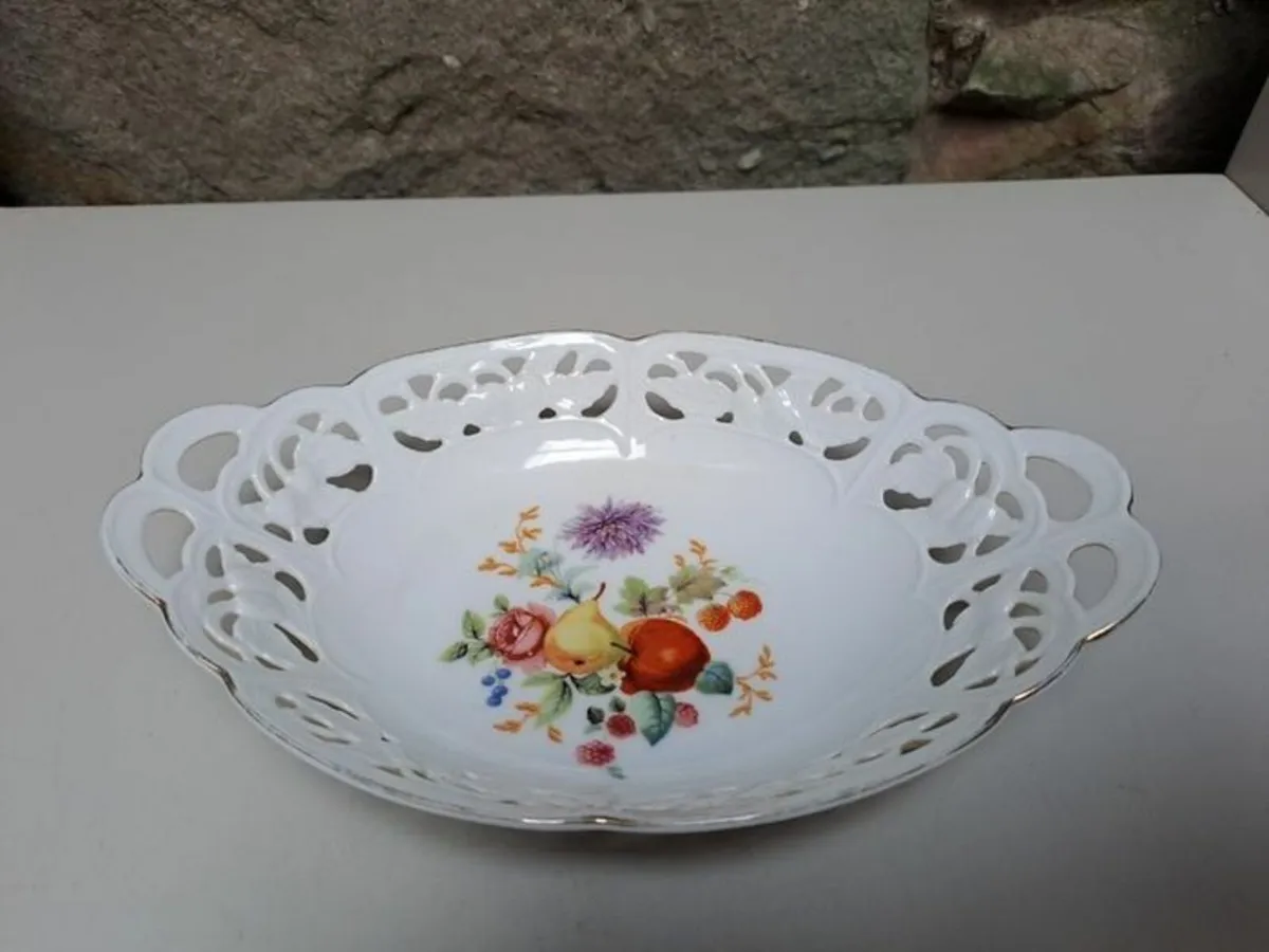 Vintage small fruit bowl - Image 1