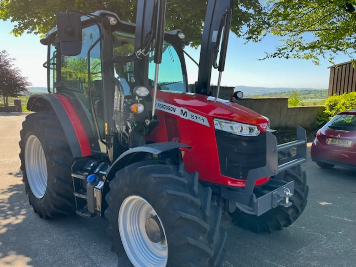 2022 MF 5711 Dyna-4 c/w Quicke X4S loader - Image 1