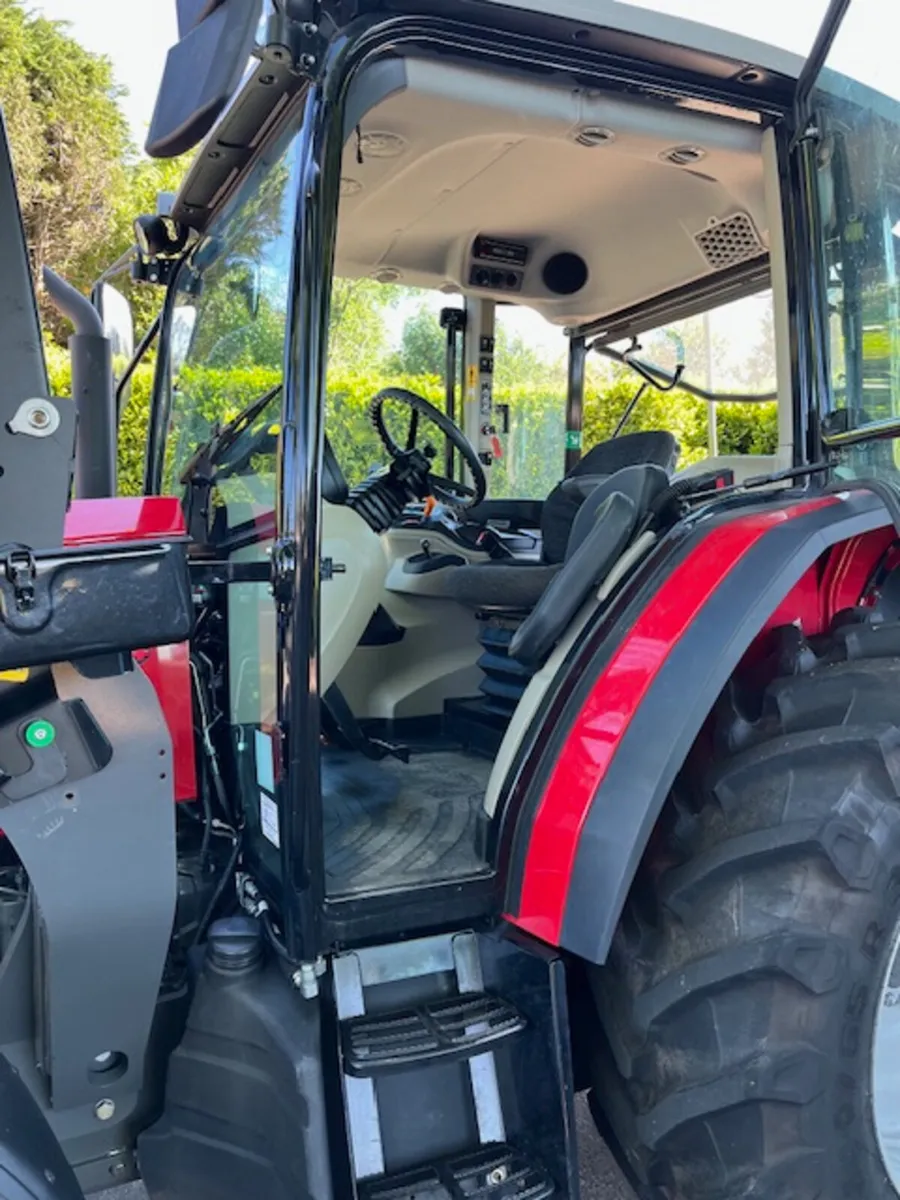2022 MF 5711 Dyna-4 c/w Quicke X4S loader - Image 4