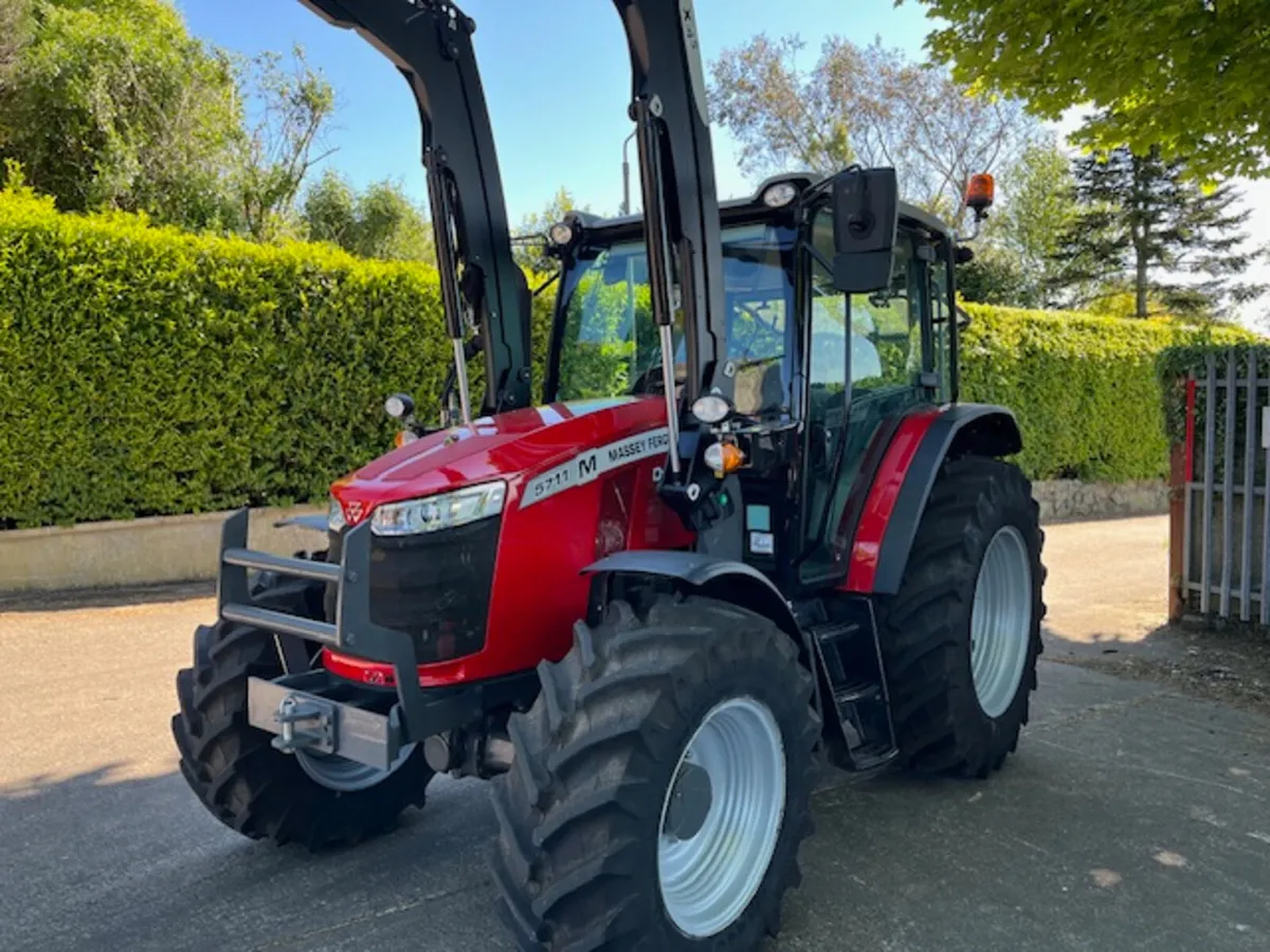 2022 MF 5711 Dyna-4 c/w Quicke X4S loader - Image 3