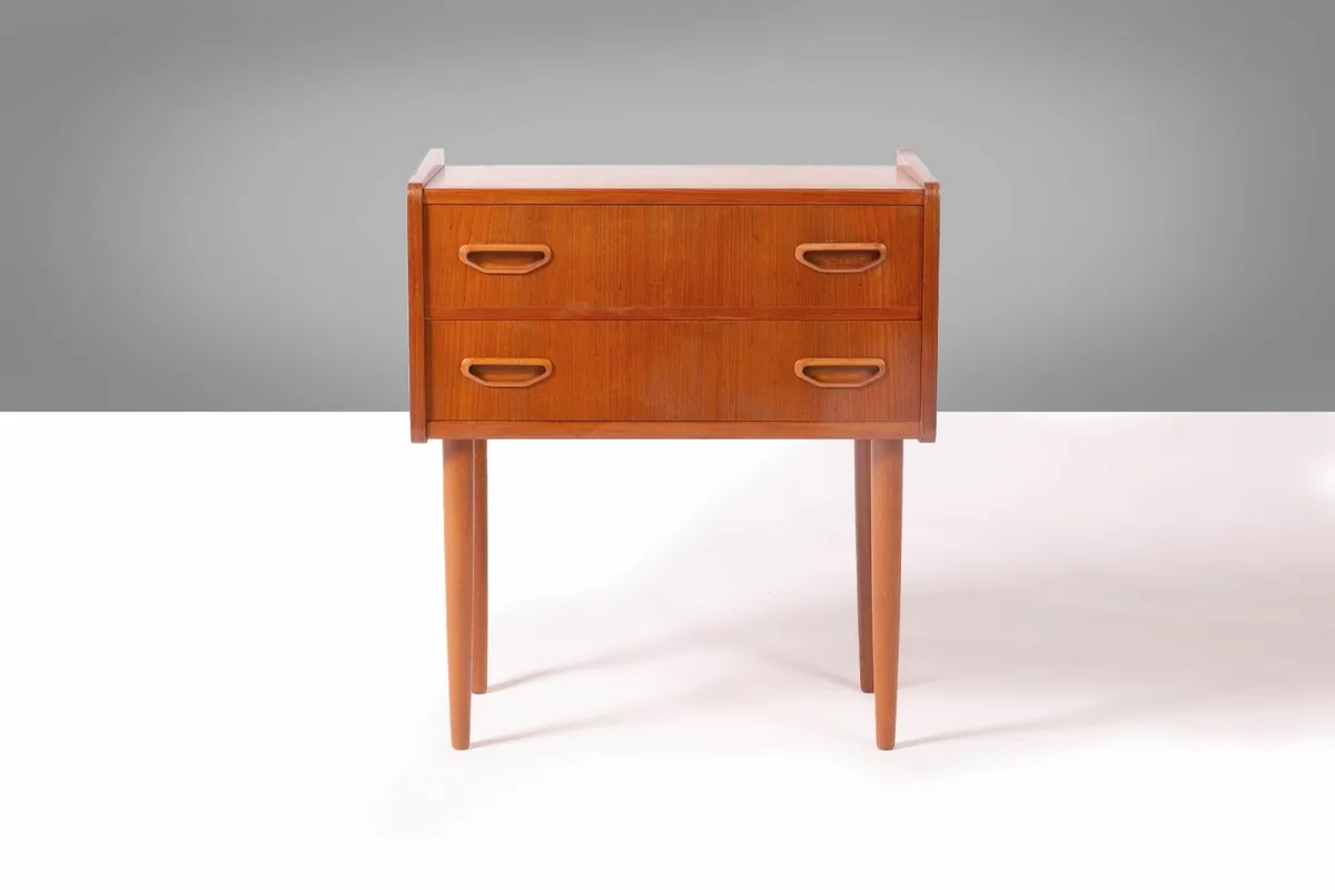 Danish chest of Drawers - Image 1