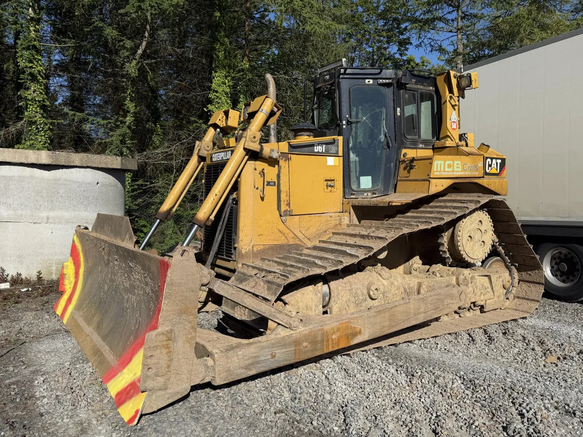 2011 CAT D6T Dozer **Online Auction** - Image 1